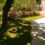 بيت ضيافة Isalos