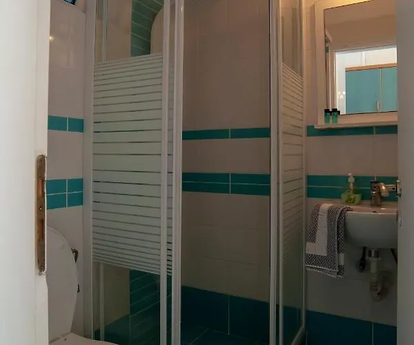 Isalos Affittacamere 3*