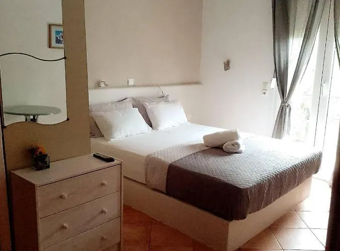 Isalos Affittacamere 3*