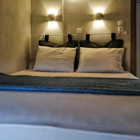 Isalos بيت ضيافة