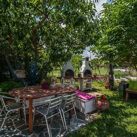 Isalos Гостевой дом Велика