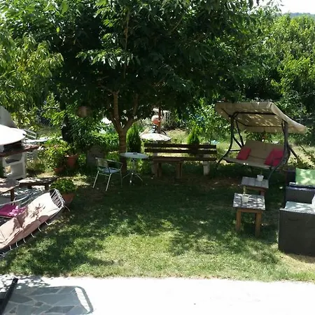 Guest house Isalos *