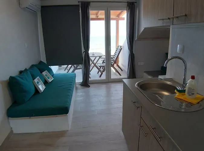 Isalos بيت ضيافة فليكا